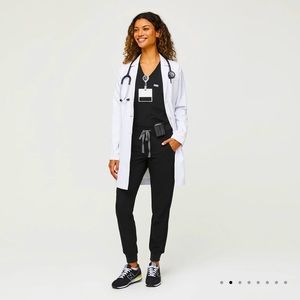 FIGS Bellevue Slim Long Lab Coat.. Excellent condition